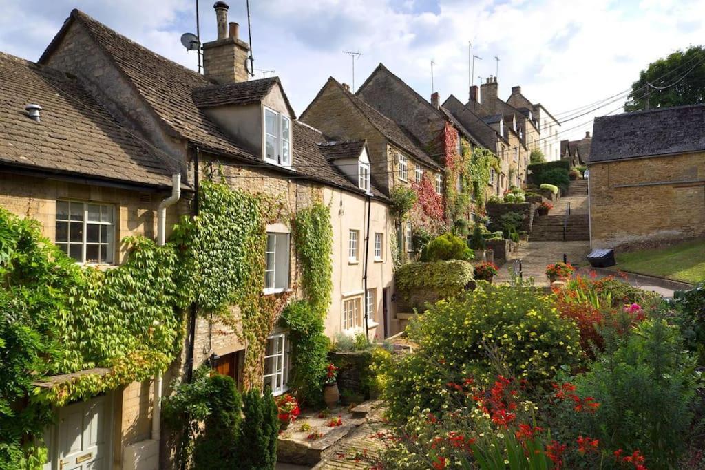 Cotswold Manor House - Country House Retreat With Hot Tub, Ideal For Large Groups Petty France Dış mekan fotoğraf