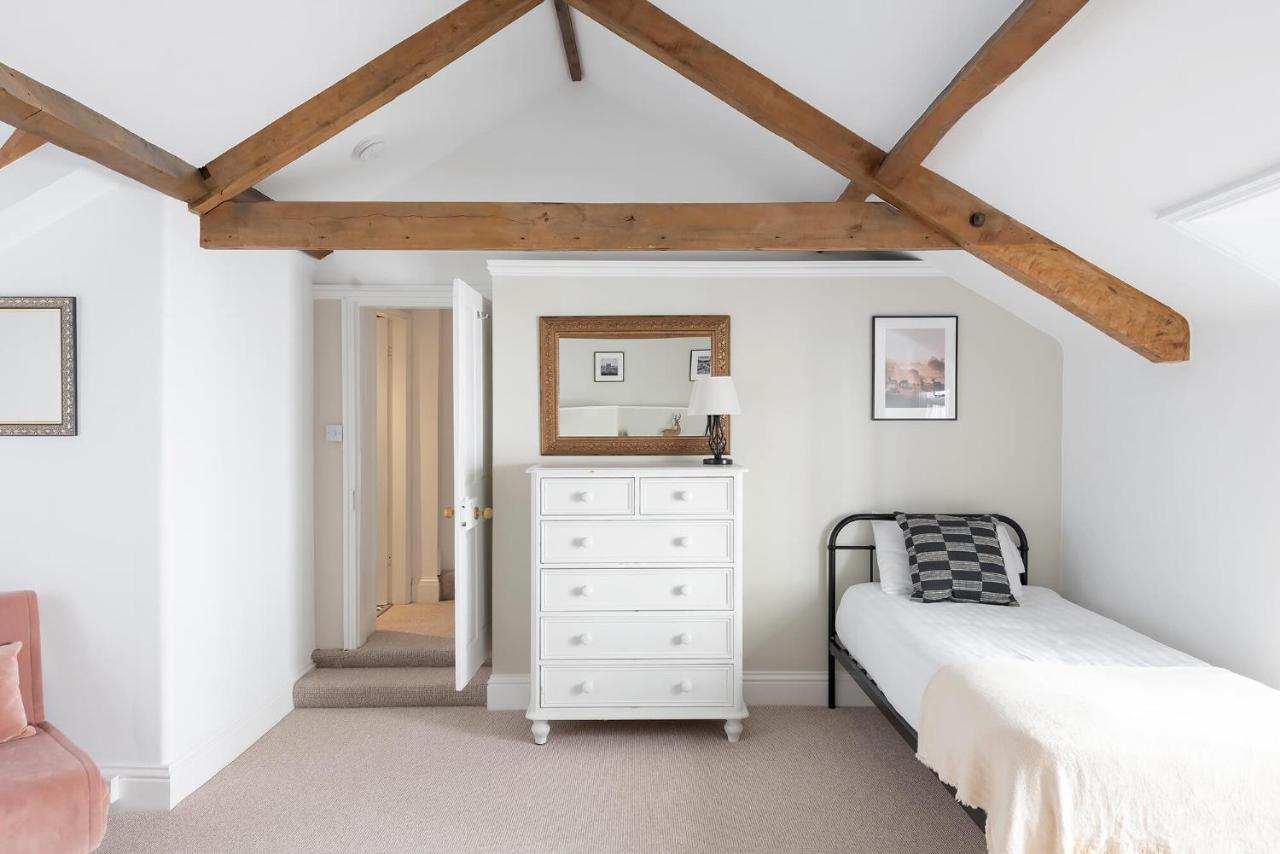 Cotswold Manor House - Country House Retreat With Hot Tub, Ideal For Large Groups Petty France Dış mekan fotoğraf