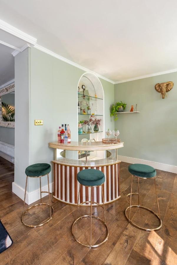 Cotswold Manor House - Country House Retreat With Hot Tub, Ideal For Large Groups Petty France Dış mekan fotoğraf