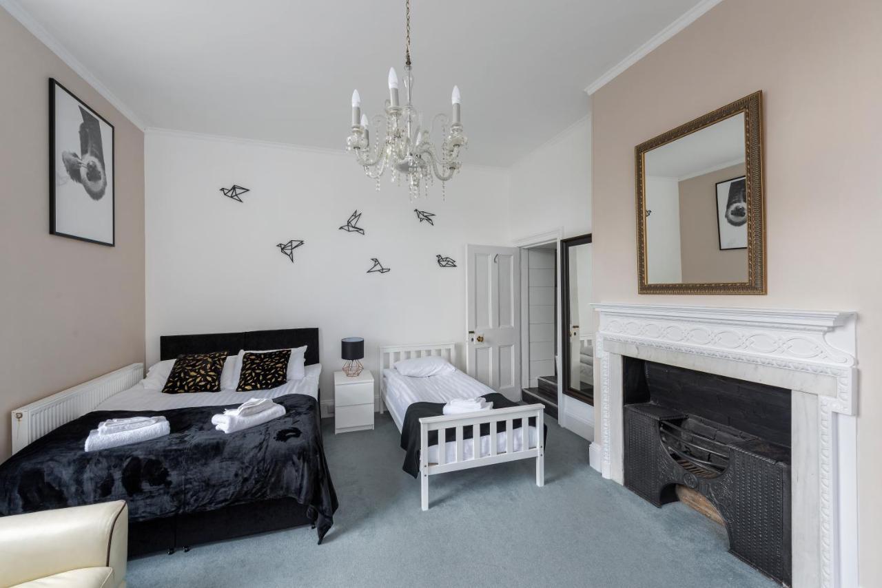 Cotswold Manor House - Country House Retreat With Hot Tub, Ideal For Large Groups Petty France Dış mekan fotoğraf