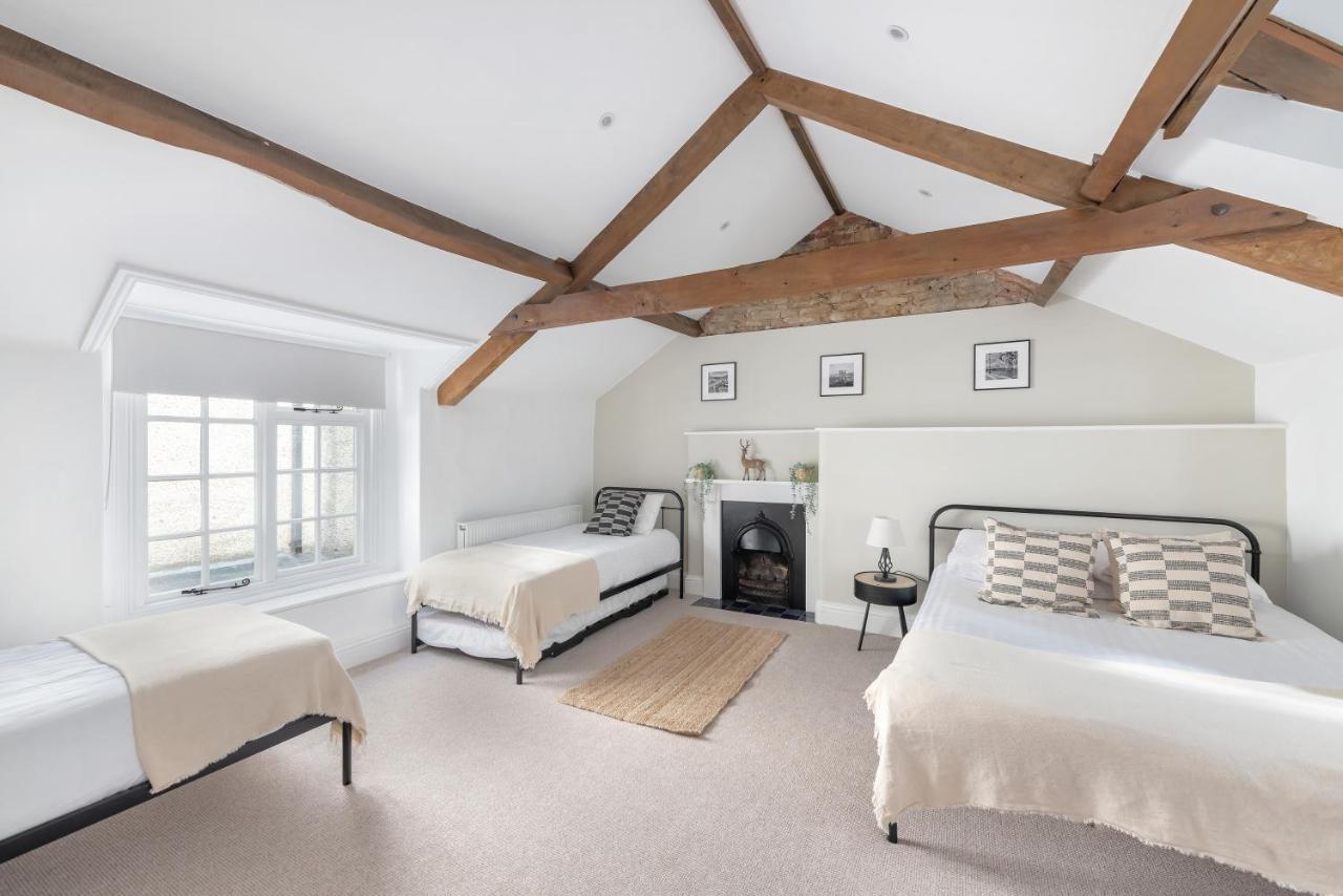 Cotswold Manor House - Country House Retreat With Hot Tub, Ideal For Large Groups Petty France Dış mekan fotoğraf